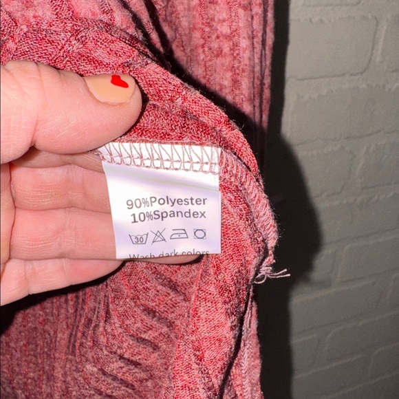 V-Neck Ribbed Sweater pink red large lightweight soft tunic slit sides NEW - Picture 3 of 5